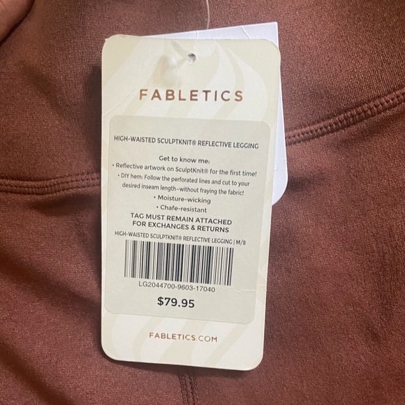 Fabletics workout set - Picture 2 of 5